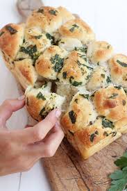 GARLIC, HERB & PARMESAN PULL APART BRIOCHE